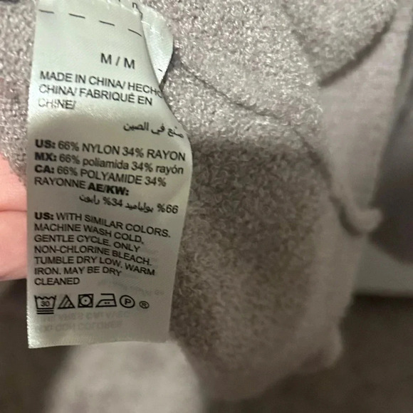 SOMA sweater. Size medium. Super soft! Longer length - Picture 4 of 4